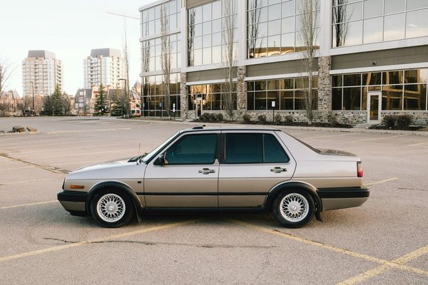 Pose de film teinté pour voiture : Étapes, coût et choix du bon modèle